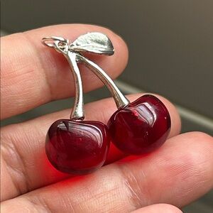 🖤Vintage 🍒 Cherry Pendant